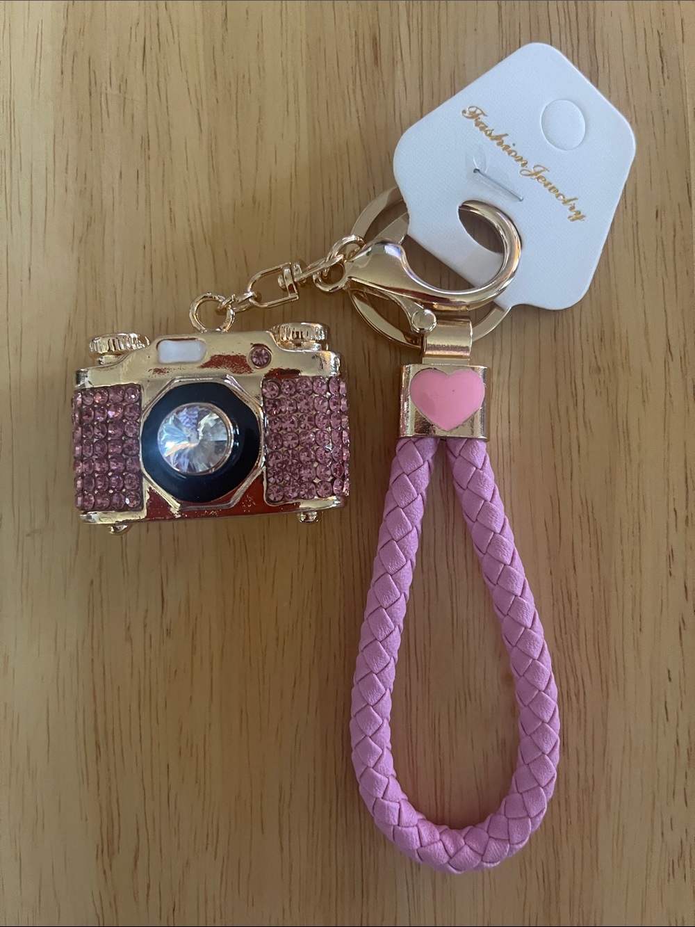 Fashion Jewelry Pink Braided Wristlet Keychain with Gold Camera Charm